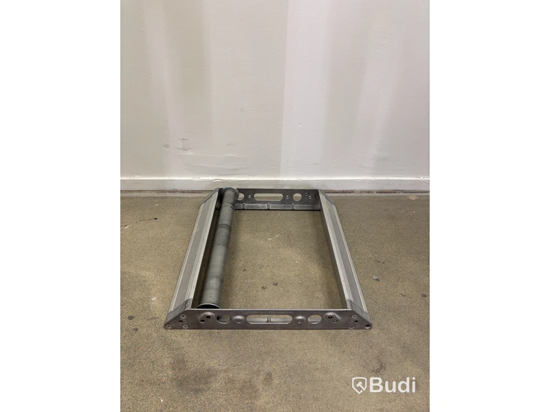 2 Lubbering cable reel stands