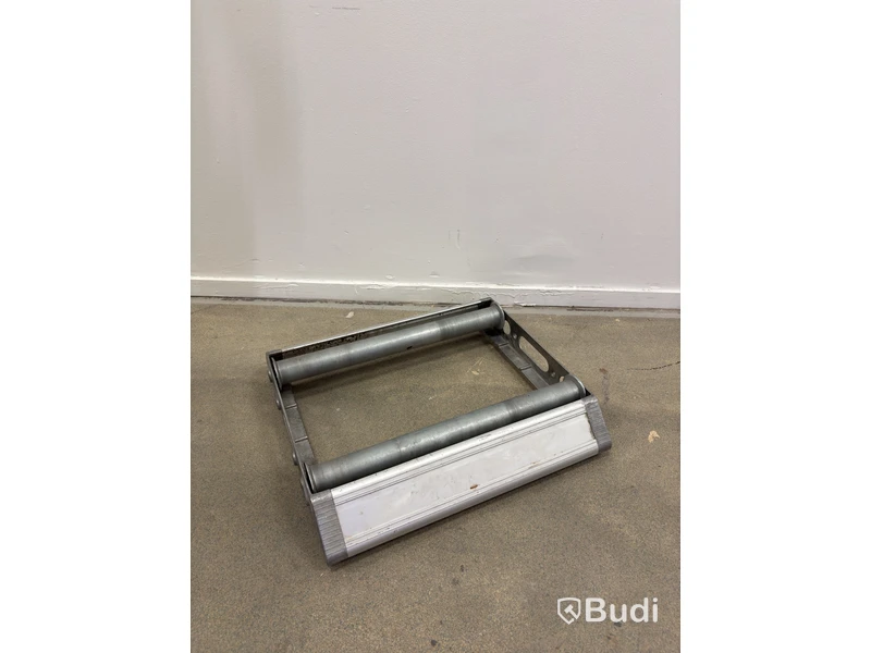 2 Lubbering cable reel stands
