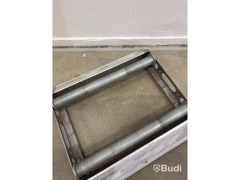 2 Lubbering cable reel stands