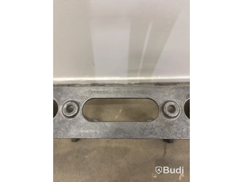 2 Lubbering cable reel stands