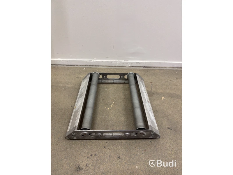 2 Lubbering cable reel stands