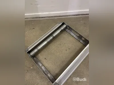2 Lubbering cable reel stands
