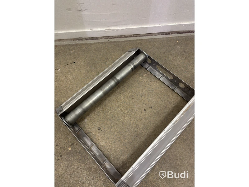 2 Lubbering cable reel stands