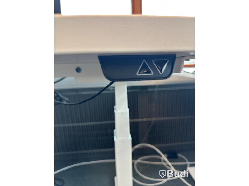 Höj och sänkbart skrivbord