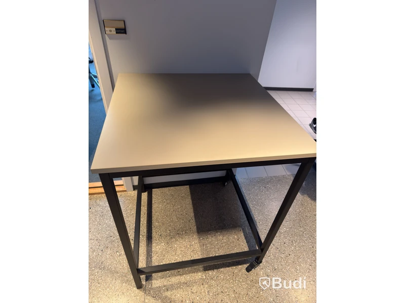 Bar table on casters