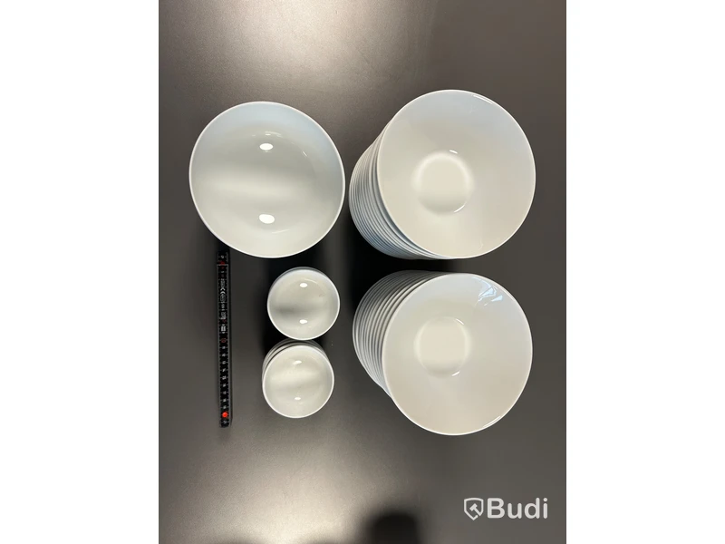 Porcelain bowls