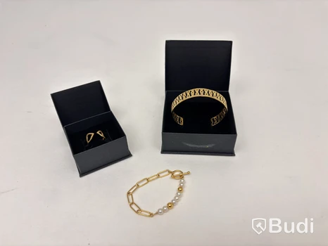 2 st. Armband samt 1 st. ring från Hilke Collection