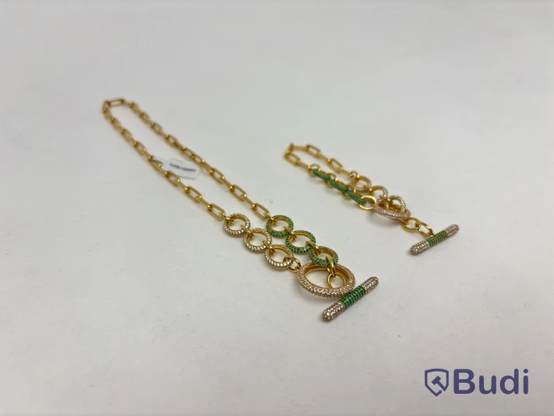 Set med halsband, armband och örhängen, Hilke Collection