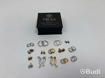 Parti med örhängen, Hilke Collection