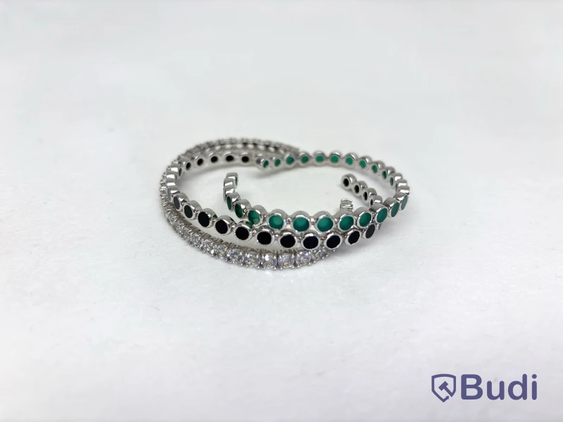 Parti med armband, Hilke Collection