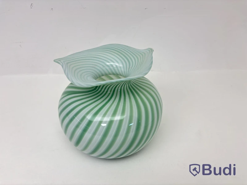 Hilke Collection x Skruf vase, green/white, glass