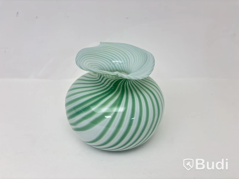 Hilke Collection x Skruf vase, green/white, glass