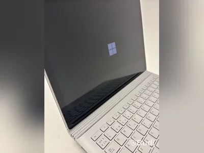 Bärbar dator/2in1 Microsoft Surface Book 2