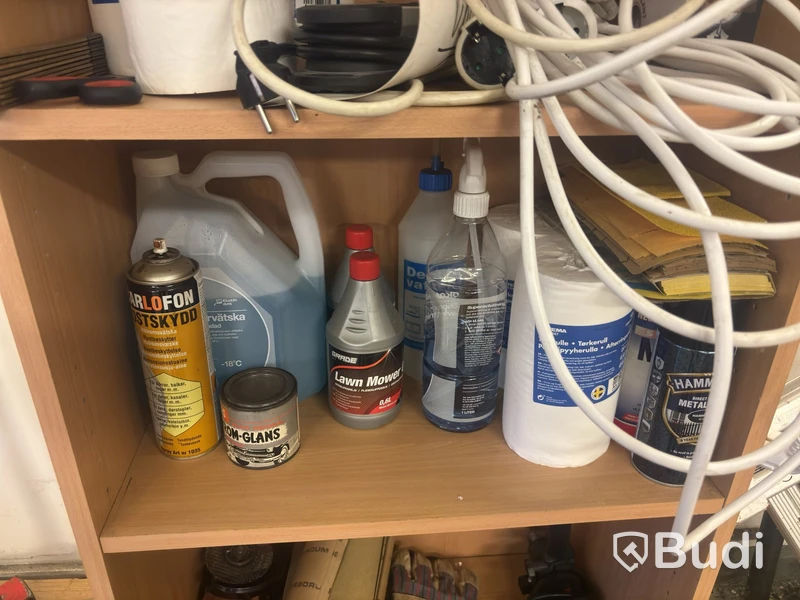 Workshop items, mixed lot of tools, consumables and bicycle accessories,