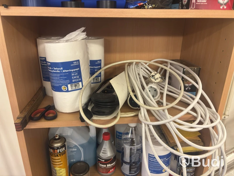 Workshop items, mixed lot of tools, consumables and bicycle accessories,