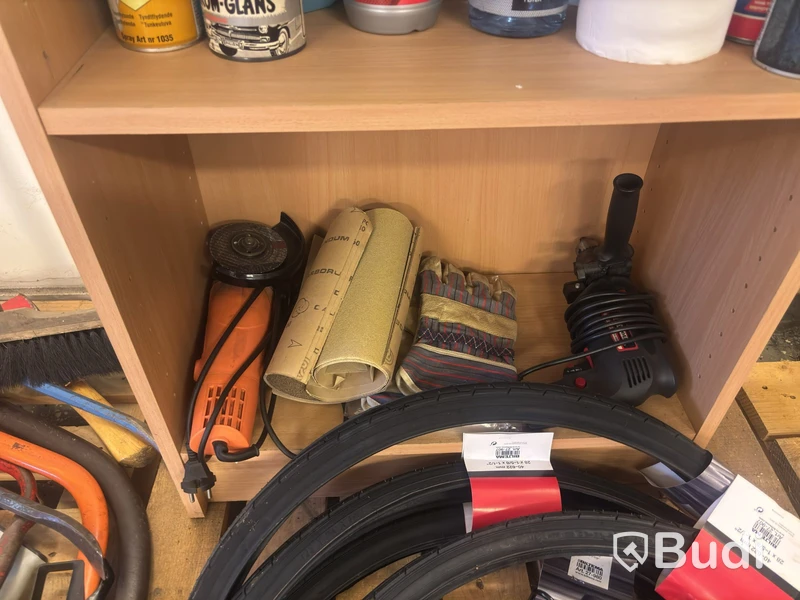 Workshop items, mixed lot of tools, consumables and bicycle accessories,