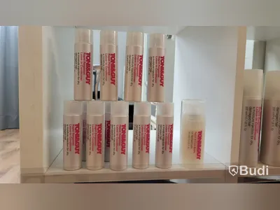 Lot of Toni & Guy hair products, 146 cartons