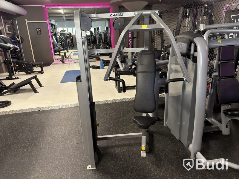 Bröstpress Cybex, 100 kg viktmagasin