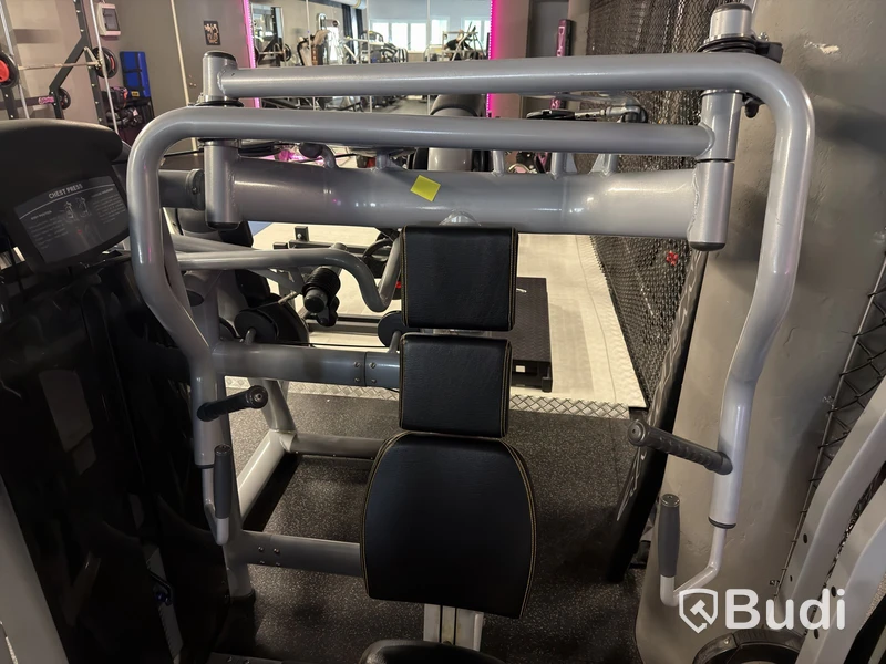 Bröstpress Technogym, viktmagasin 100 kg