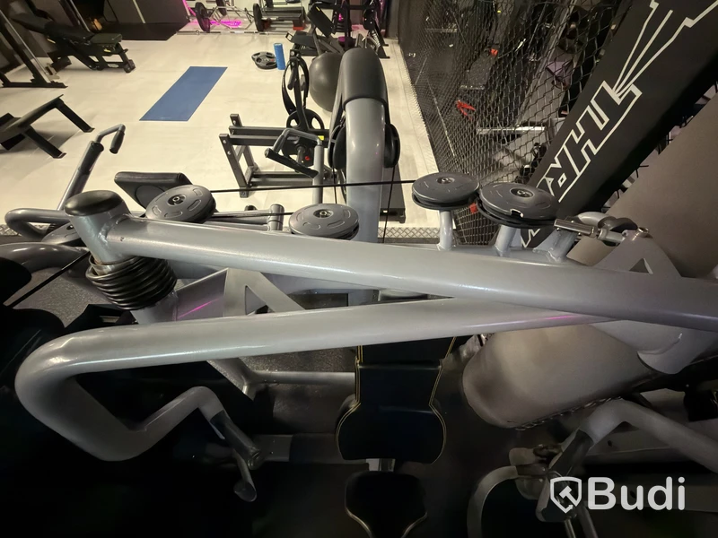 Bröstpress Technogym, viktmagasin 100 kg