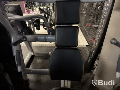 Bröstpress Technogym, viktmagasin 100 kg
