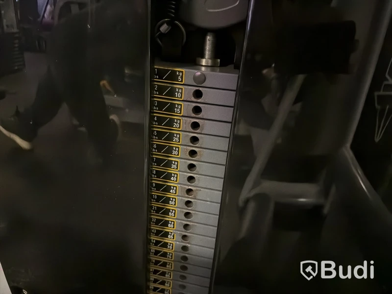Bröstpress Technogym, viktmagasin 100 kg
