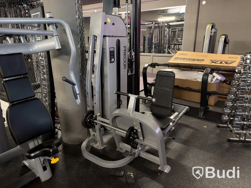 Sittande benpress Precor, viktmagasin 150 kg