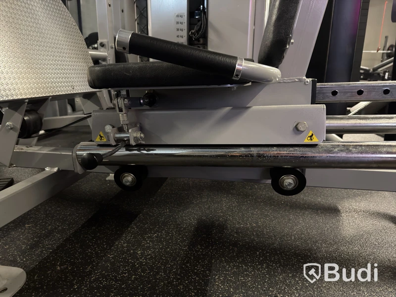 Sittande benpress Precor, viktmagasin 150 kg
