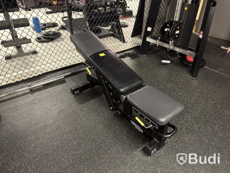 Träningsbänk Technogym, justerbar