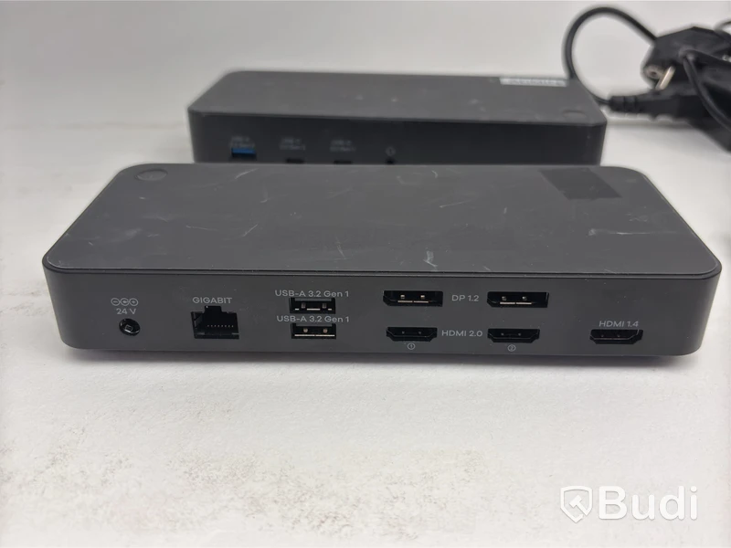 3 ProXtend docking stations with HDMI and DisplayPort