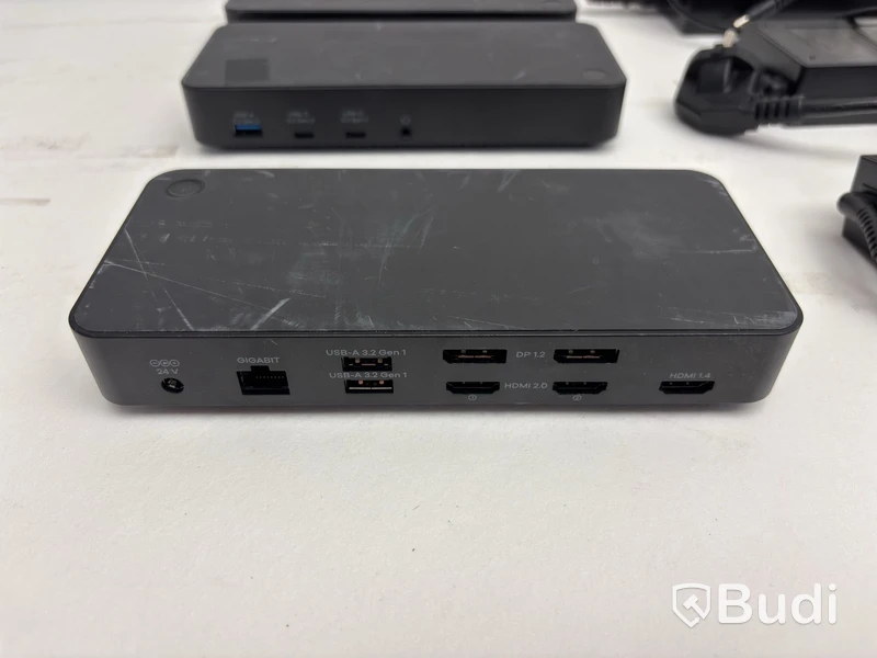 3 ProXtend docking stations with HDMI and DisplayPort