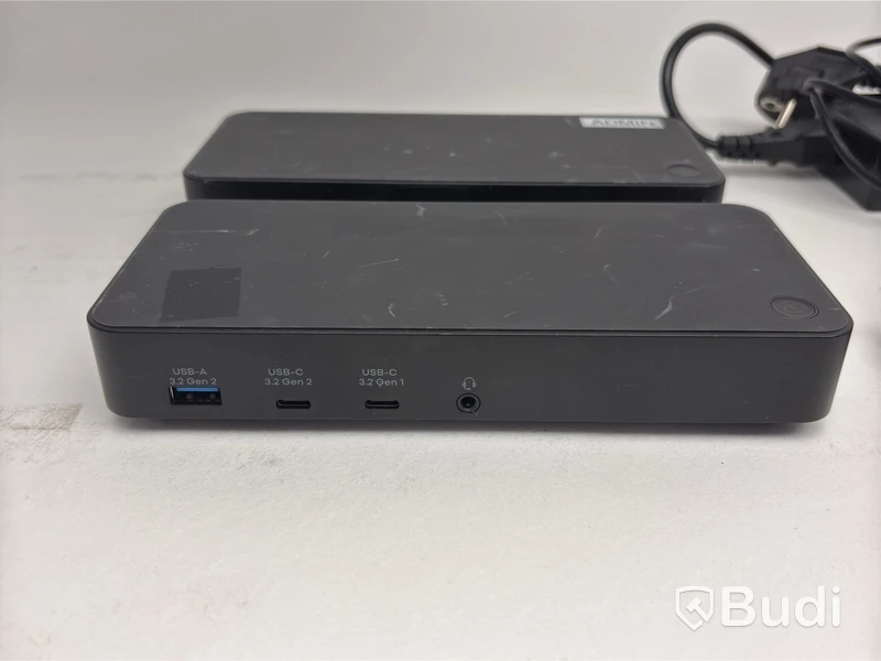 3 ProXtend docking stations with HDMI and DisplayPort
