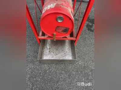 Fatställ Motul, två fat och uppsamlingskärl