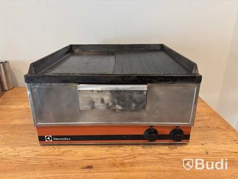 Stekbord Electrolux, slät och räfflad stekyta, 6 kW