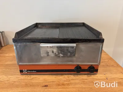 Stekbord Electrolux, slät och räfflad stekyta, 6 kW