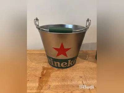 Parti med diverse Heineken.
