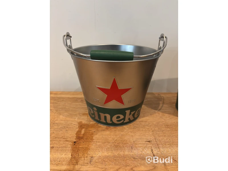 Parti med diverse Heineken.