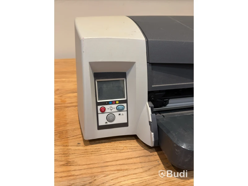 Large-format printer HP DesignJet 111, with roll feed