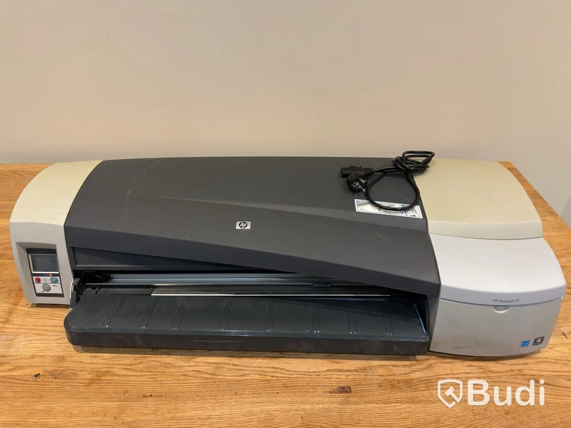 Large-format printer HP DesignJet 111, with roll feed
