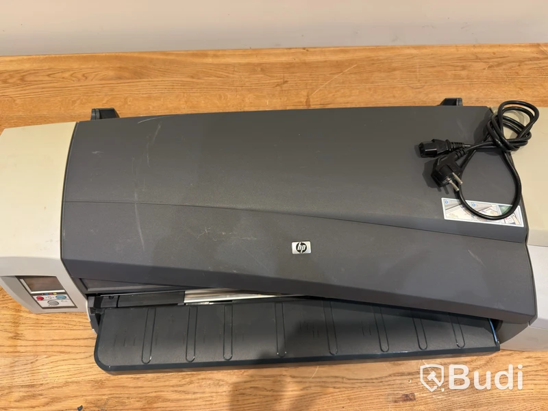 Large-format printer HP DesignJet 111, with roll feed