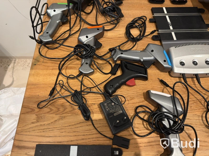 Bilbana Scalextric, digital styrning och bandelar