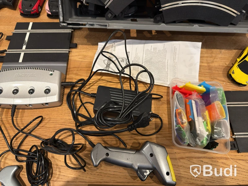 Bilbana Scalextric, digital styrning och bandelar