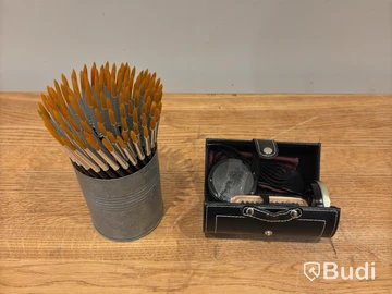 Penslar och skovårdstillbehör, fodral