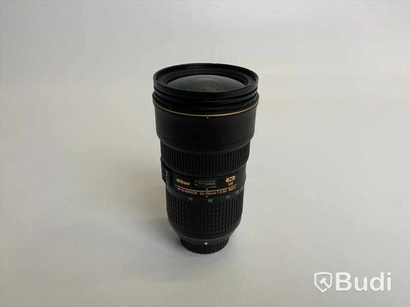 Nikon Objektiv. AF-S NIKKOR 24-70mm f/2.8E ED VR
