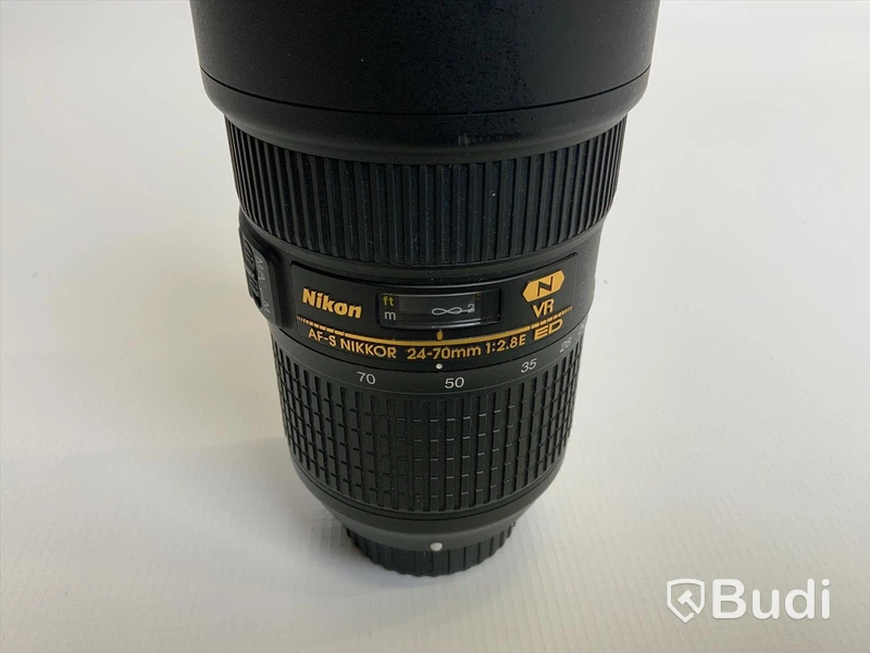 Nikon Objektiv. AF-S NIKKOR 24-70mm f/2.8E ED VR