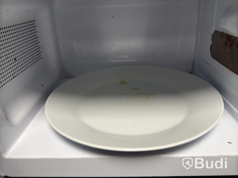 3 mikrovågsugnar, olika modeller