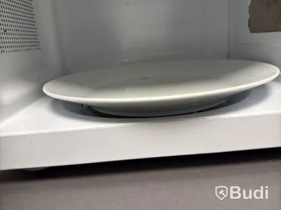 3 mikrovågsugnar, olika modeller
