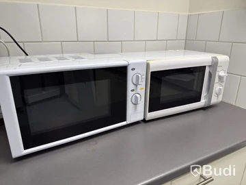 3 mikrovågsugnar, olika modeller