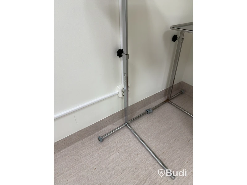 2 avlastningsbord i rostfritt stål