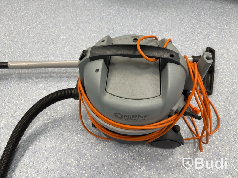 Nilfisk VP300 HEPA vacuum cleaner, 800 W